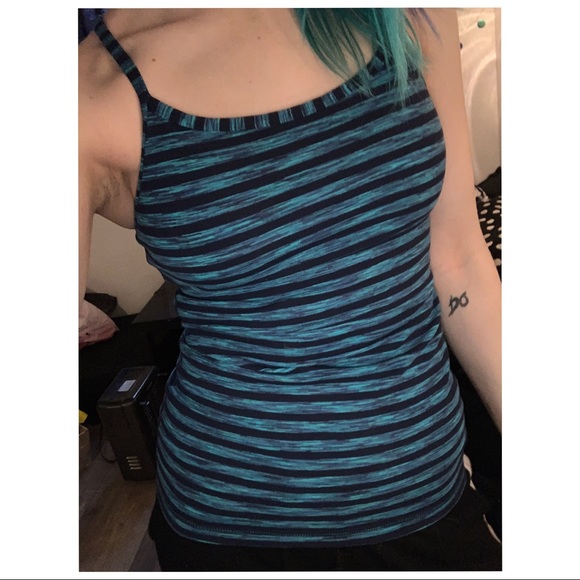 Sport tops - Picture 2 of 2